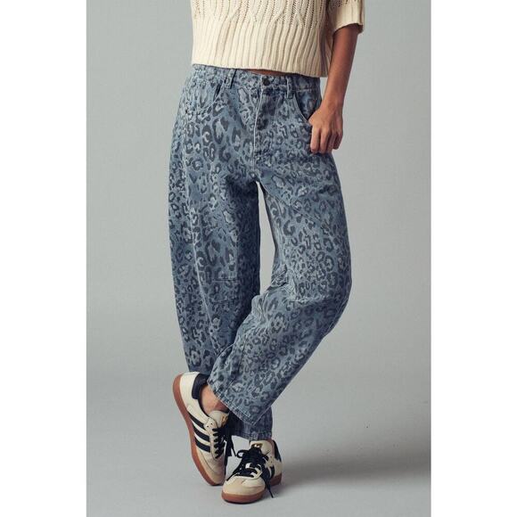 Urban Daizy Leopard Print Relaxed Straight Denim Pants - Picture 5 of 15